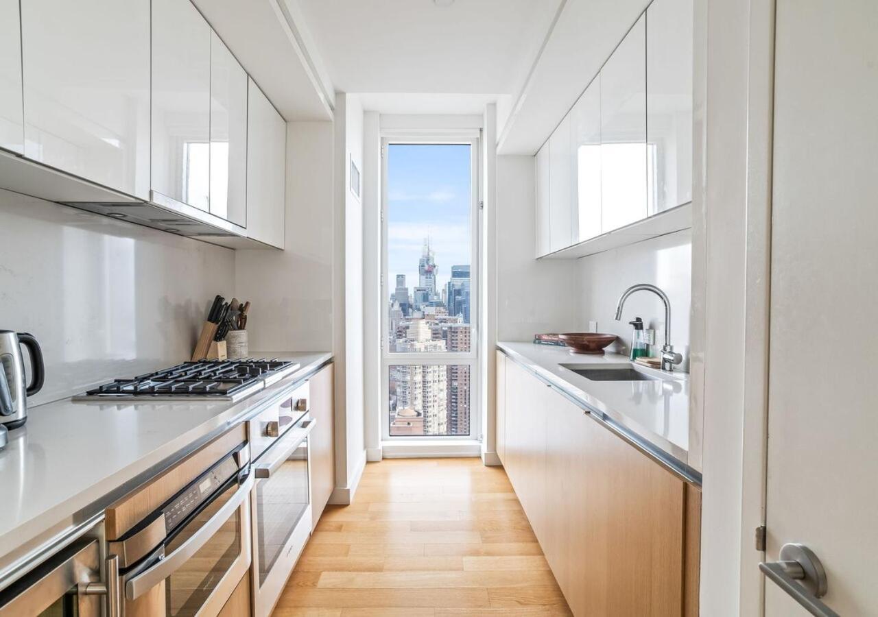 Modern 2bd 1ba At Mid West New York